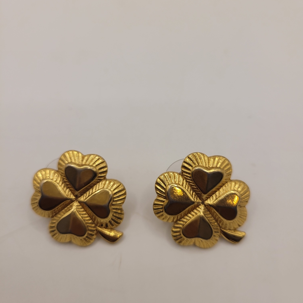 Avon Vintage Gold Tone Lucky 4-Leaf Clover Pierced Earrings